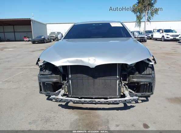 WBAJA5C53KWW43610 2019 BMW 5 SERIES Silver Widok z przodu