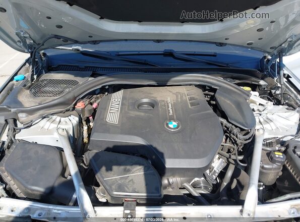 WBAJA5C53KWW43610 2019 BMW 5 SERIES Silver Widok z tyłu