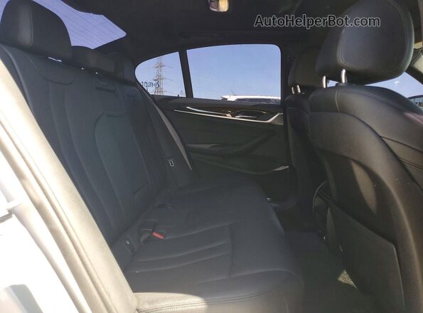 WBAJA5C54KWW07148 2019 BMW 5 SERIES Silver Вид задніх сидінь