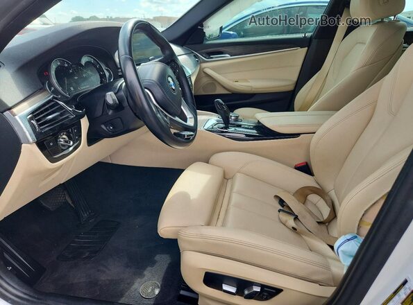 WBAJA5C55JG899675 2018 BMW 5 SERIES Белый Вид салона спереди