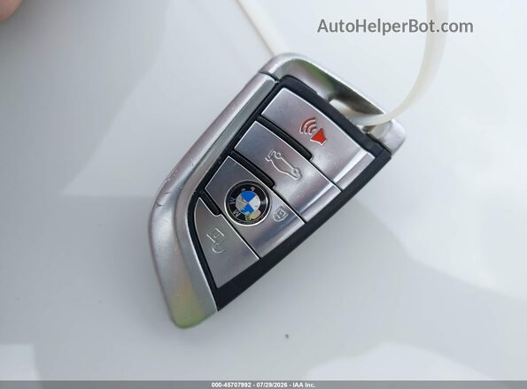 WBAJA7C53KWW13633 2019 BMW 5 SERIES White Առջևի վահանակի տեսք