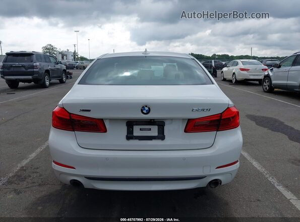 WBAJA7C53KWW13633 2019 BMW 5 SERIES White Սալոնի 360 աստիճան տեսք