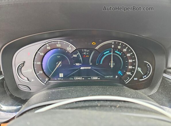 WBAJA9C52JB033968 2018 BMW 5 SERIES White Widok zestawu wskaźników