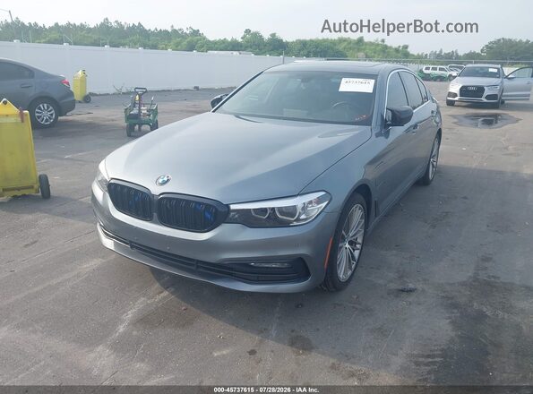 WBAJA9C54JB033177 2018 BMW 5 SERIES Gray წინა მარცხენა ხედი სამი მეოთხედიდან