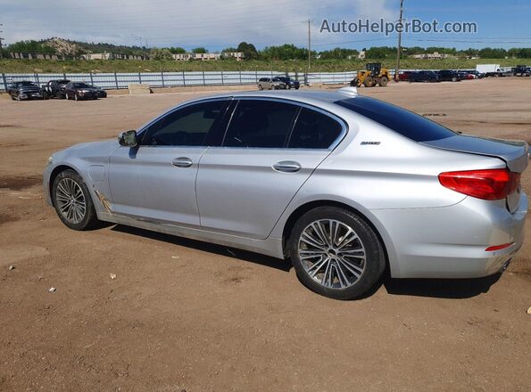 WBAJA9C54JB252883 2018 BMW 5 SERIES Silver Trasero izquierdo