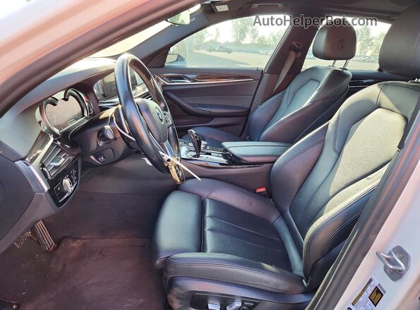 WBAJA9C57JB034260 2018 BMW 5 SERIES Белый Вид салона спереди