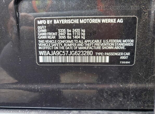 WBAJA9C57JG623280 2018 BMW 5 SERIES Gray Vista del compartimento del motor