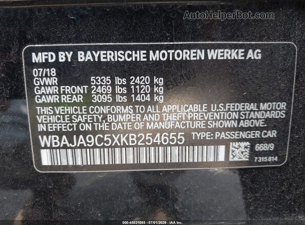 WBAJA9C5XKB254655 2019 BMW 5 SERIES Black ძრავის განყოფილების ხედი