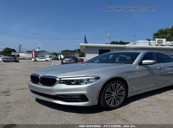 WBAJB1C56JB084145 2018 BMW 5 SERIES Silver Vista tres cuartos delantera izquierda