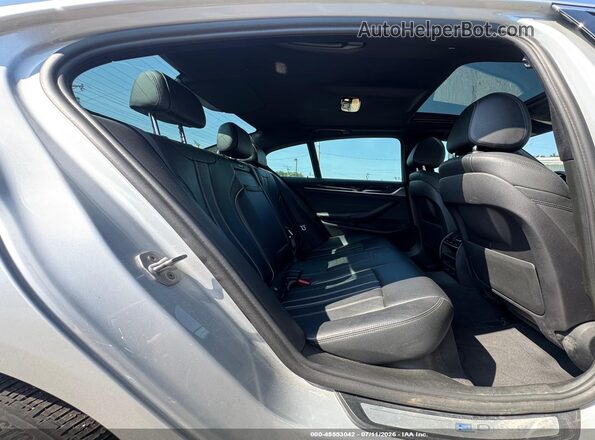 WBAJB1C56JB084145 2018 BMW 5 SERIES Silver Vista frontal