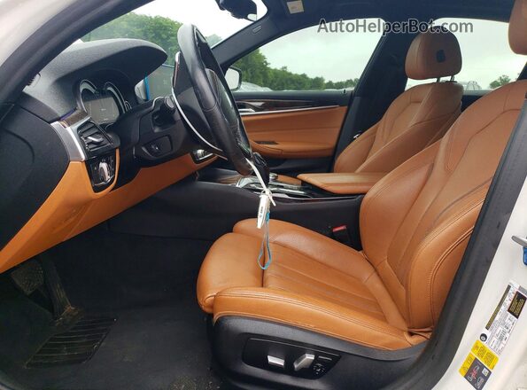 WBAJB1C56JG624211 2018 BMW 5 SERIES Белый Вид салона спереди