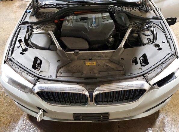 WBAJB1C5XKB376270 2019 BMW 5 SERIES Silver Vista interior trasera