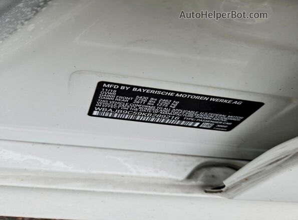 WBAJB9C59KB289216 2019 BMW M5 White Vista del compartimento del motor
