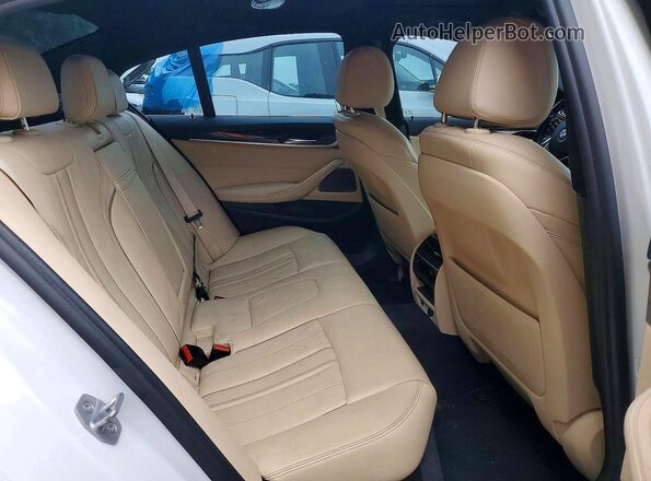 WBAJE5C36HG915430 2017 BMW 5 SERIES White Widok tylnych siedzeń