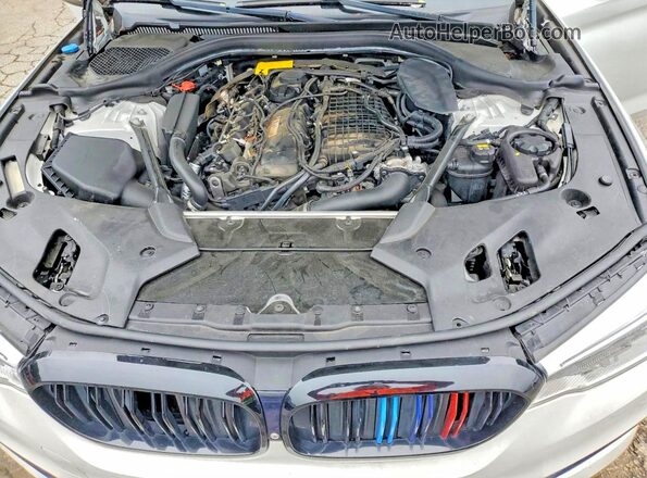WBAJE5C36HG915430 2017 BMW 5 SERIES White Widok wnętrza z tyłu