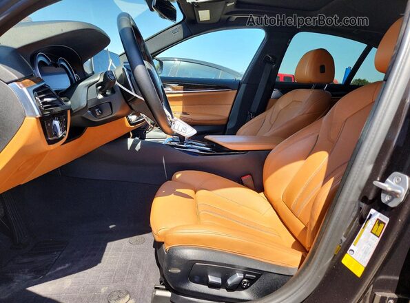 WBAJE5C37HG915047 2017 BMW 5 SERIES Черный Вид салона спереди