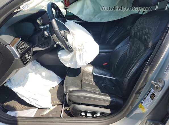WBAJE5C50KWW16868 2019 BMW 5 SERIES Silver Front interior view