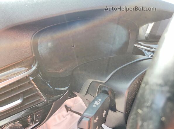 WBAJE5C50KWW16868 2019 BMW 5 SERIES Silver Instrument cluster view