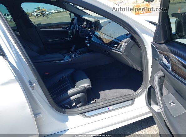 WBAJE5C51JWA96519 2018 BMW 5 SERIES White წინა სალონის ხედი
