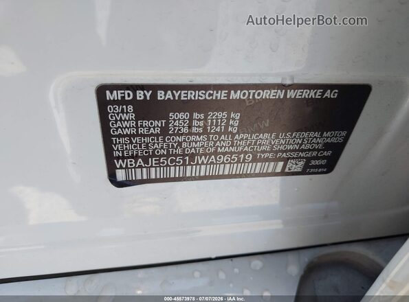 WBAJE5C51JWA96519 2018 BMW 5 SERIES White ძრავის განყოფილების ხედი