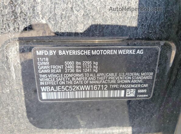 WBAJE5C52KWW16712 2019 BMW 5 SERIES Black Vista del compartimento del motor