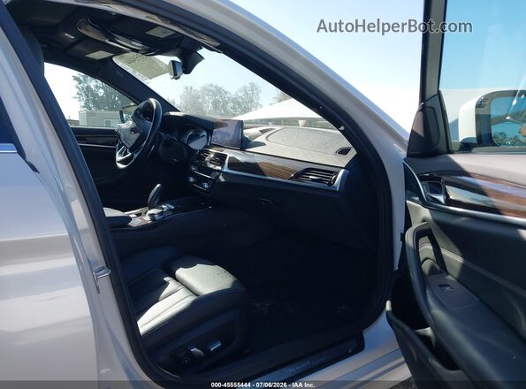 WBAJE5C54KWE66623 2019 BMW 5 SERIES White Front interior view