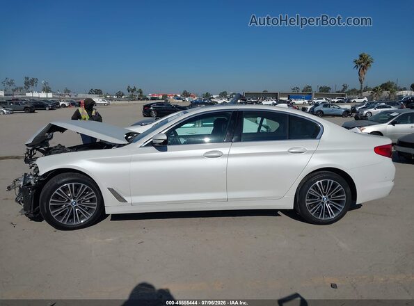 WBAJE5C54KWE66623 2019 BMW 5 SERIES White 360 interior view