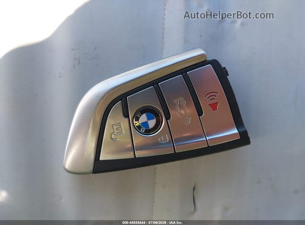 WBAJE5C54KWE66623 2019 BMW 5 SERIES White Dashboard view