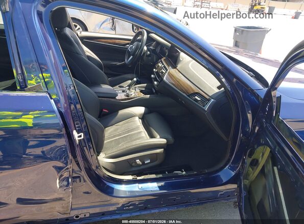 WBAJE5C54KWW39781 2019 BMW 5 SERIES Синий Вид салона спереди