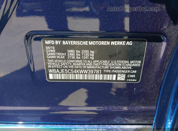 WBAJE5C54KWW39781 2019 BMW 5 SERIES Синий Вид подкапотного пространства