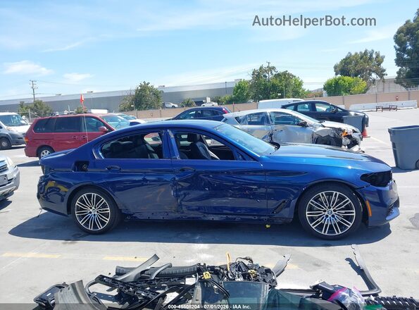 WBAJE5C54KWW39781 2019 BMW 5 SERIES Синий Панорамный вид салона 360°