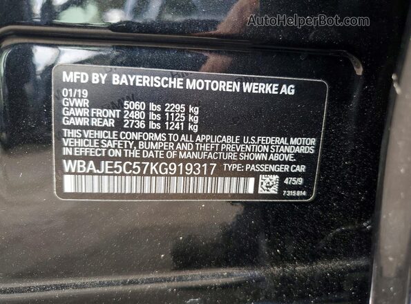 WBAJE5C57KG919317 2019 BMW 5 SERIES Black ძრავის განყოფილების ხედი