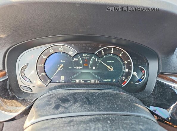 WBAJE7C52KWW21257 2019 BMW 5 SERIES Silver ხელსაწყოთა პანელის ხედი