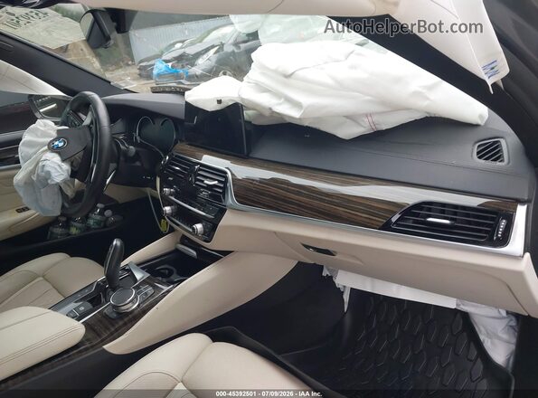 WBAJE7C53JG892174 2018 BMW 5 SERIES Gray Widok wnętrza z przodu