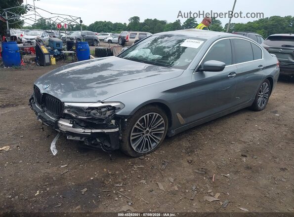 WBAJE7C53JG892174 2018 BMW 5 SERIES Gray Przód lewy