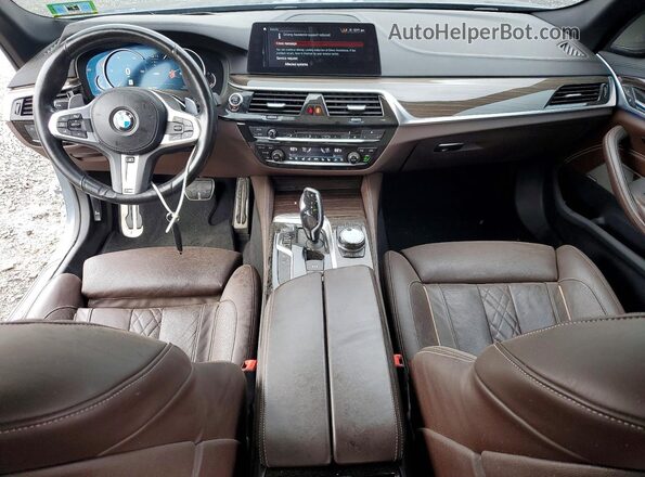 WBAJE7C53JWC55309 2018 BMW 5 SERIES Gray Widok deski rozdzielczej