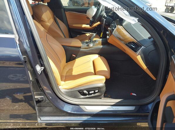 WBAJE7C59JWD52370 2018 BMW 5 SERIES Dark Blue Widok wnętrza z przodu