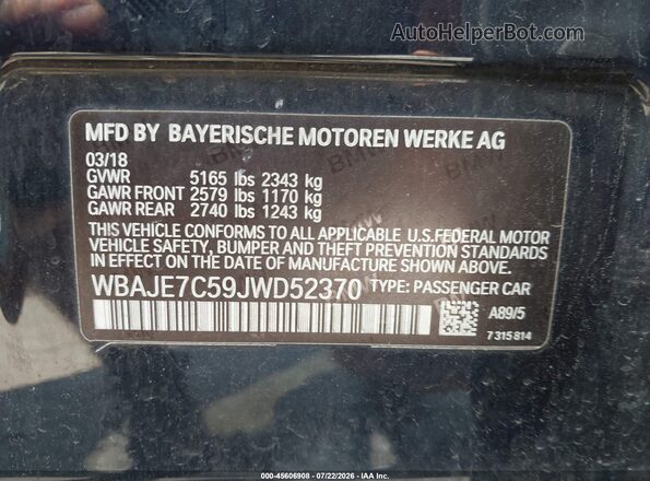 WBAJE7C59JWD52370 2018 BMW 5 SERIES Dark Blue Widok komory silnika