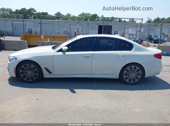 WBAJE7C5XKWW20910 2019 BMW 5 SERIES White 360 interior view
