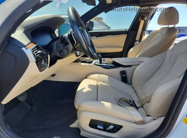WBAJR3C08LWW67470 2020 BMW 5 SERIES Синий Вид салона спереди