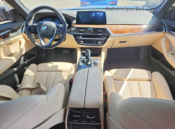 WBAJR3C08LWW67470 2020 BMW 5 SERIES Синий Вид панели приборов