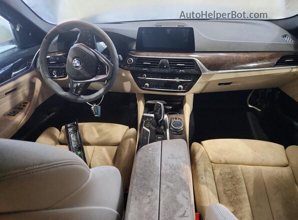 WBAJR3C0XLWW55062 2020 BMW 5 SERIES Белый Вид панели приборов