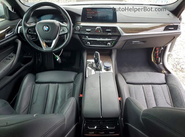 WBAJS3C00LWW68620 2020 BMW 5 SERIES Silver Widok deski rozdzielczej