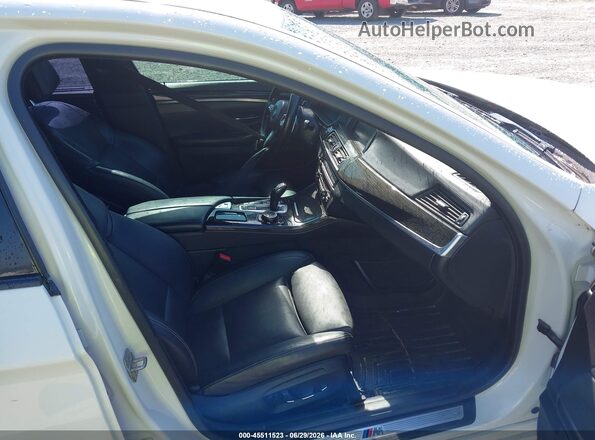 WBAKN9C59GD962514 2016 BMW 5 SERIES White Սալոնի դիմացի տեսք