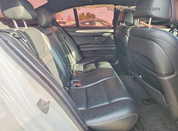 WBAKP9C56GD981029 2016 BMW 5 SERIES White Widok tylnych siedzeń