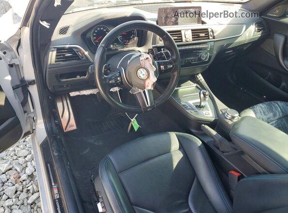WBS2U7C02L7E11392 2020 BMW M2 Gray Vista del salpicadero