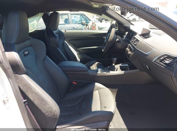 WBS2U7C02M7H03528 2021 BMW M2 White Вид салону спереду