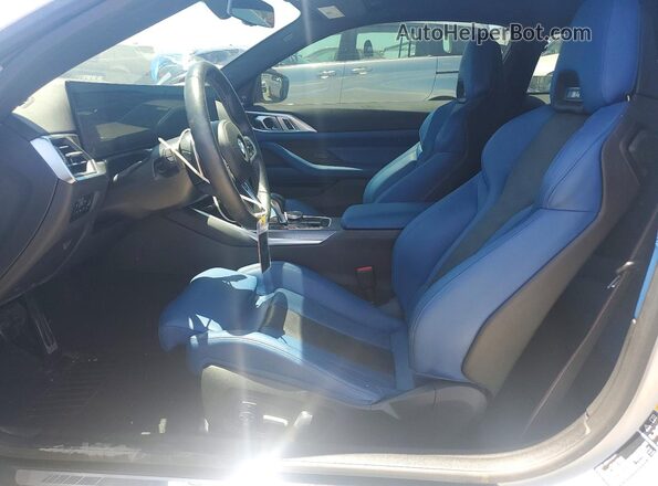WBS43AZ02RCP51042 2024 BMW M4 White Vista interior delantera