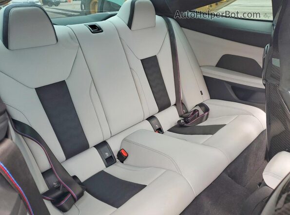 WBS43AZ09RCP75094 2024 BMW M4 Зеленый Вид задних сидений