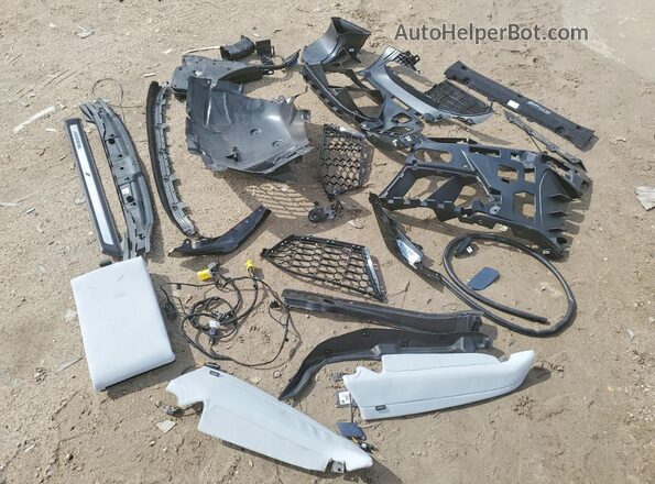WBS43BA03TCX36347 2026 BMW M4 Зеленый Вид подкапотного пространства